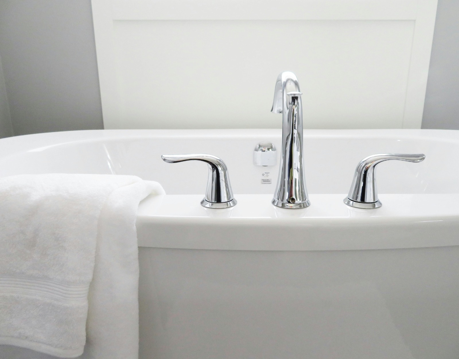 Maintaining Integrity: The Ongoing Assessment in Bathtub Repair